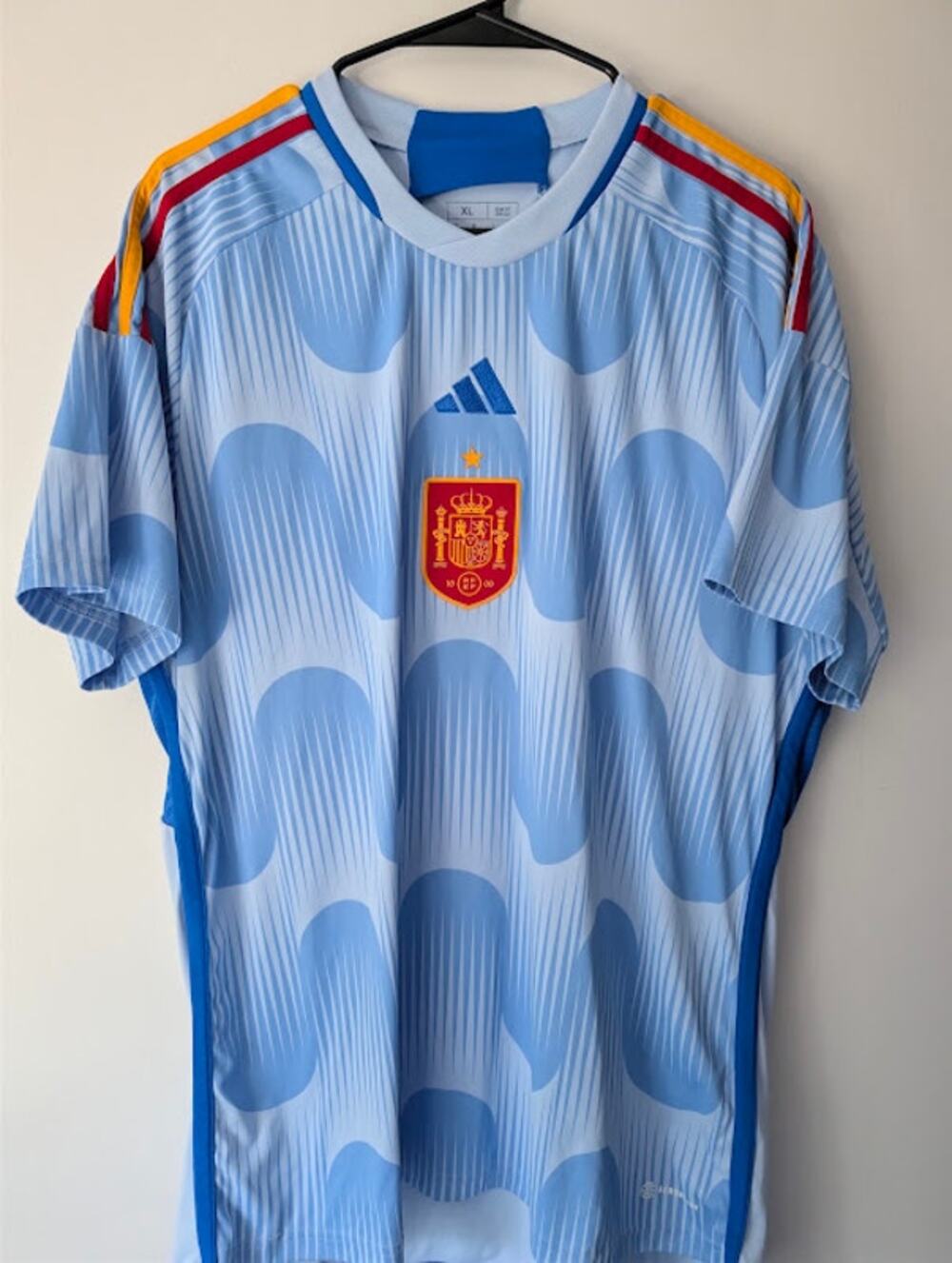 Spain 2022 Away Jersey Men's XL Adidas Authentic Blue World Cup Tag Cut